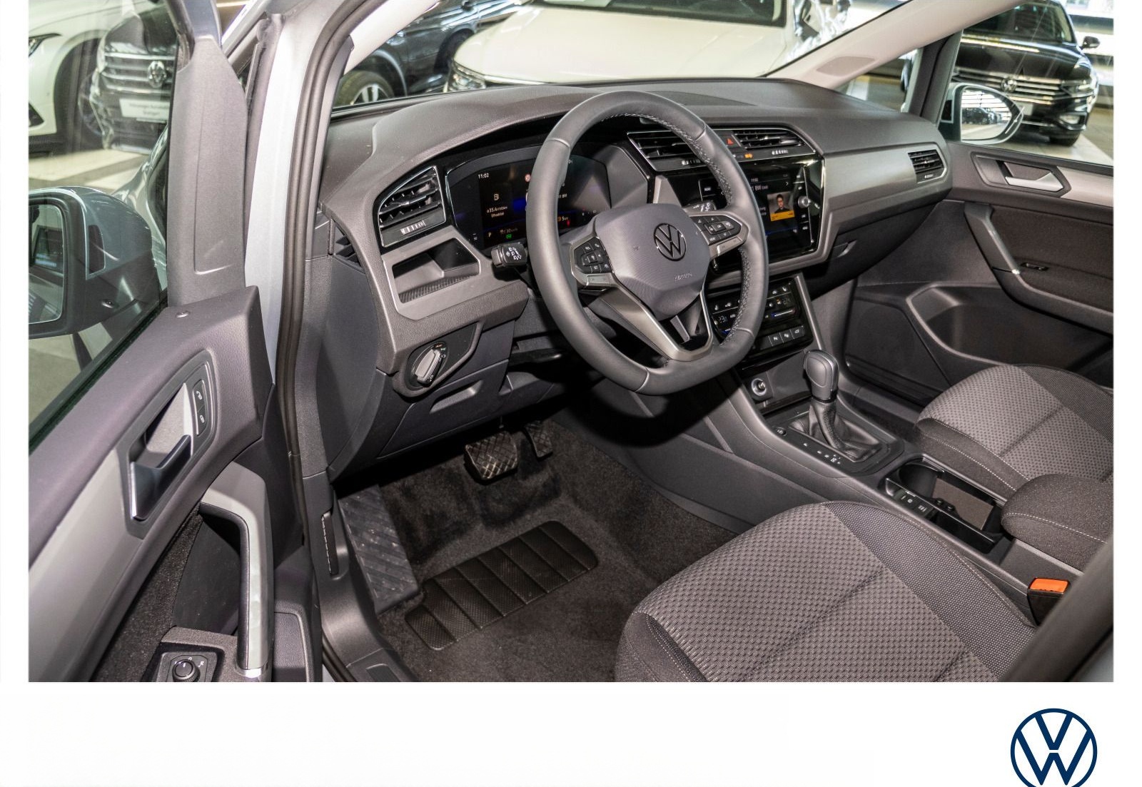 Volkswagen Touran 1.5 TSI R-Line DSG 7-Sitze Kamera AHK foto 3