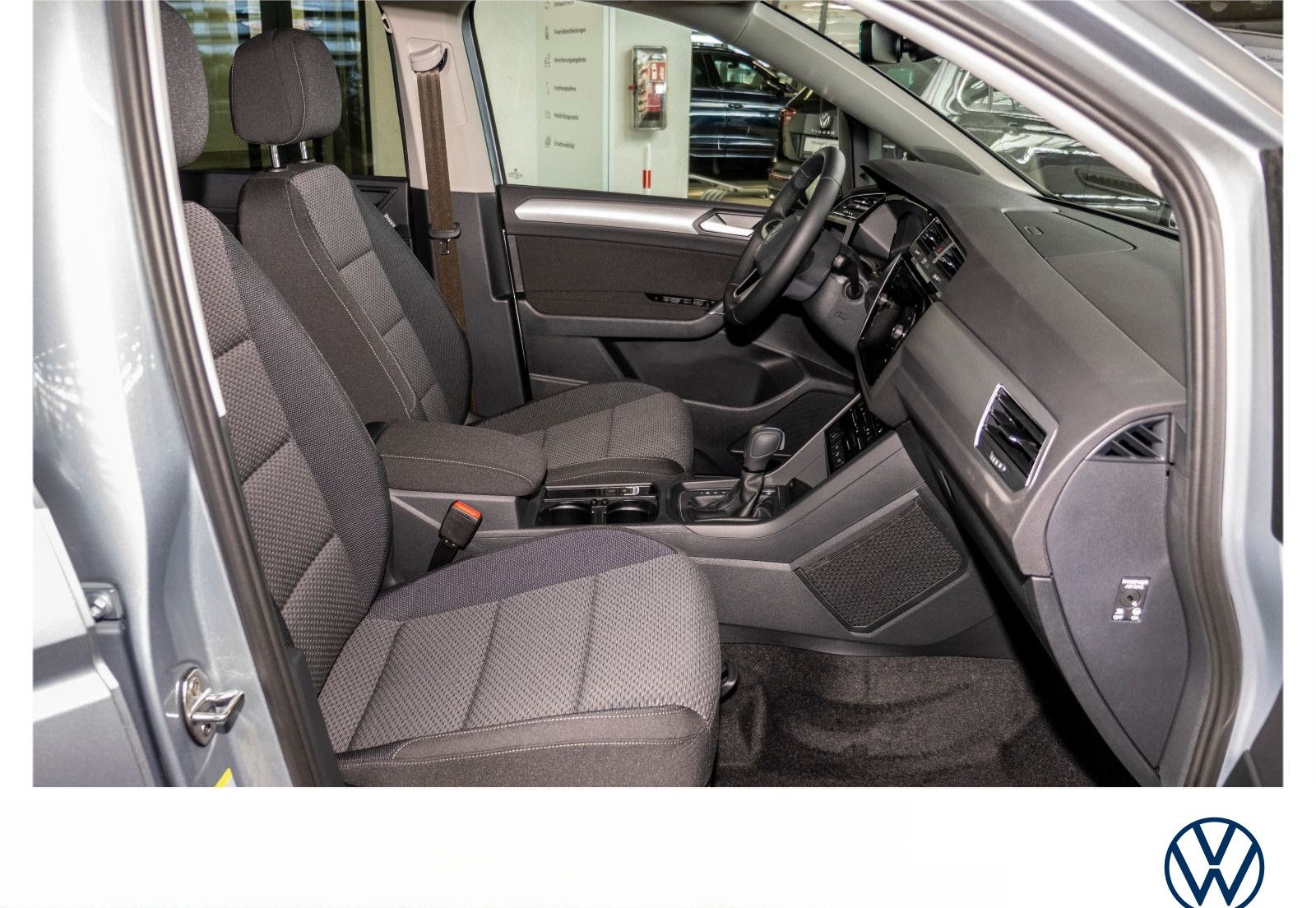 Volkswagen Touran 1.5 TSI R-Line DSG 7-Sitze Kamera AHK foto 4
