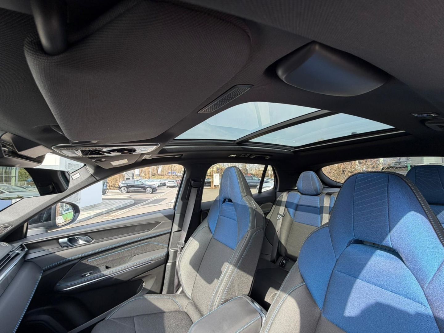 Lynk&Co 01 /Service,TÜV/Schwarzer Dachhimmel/360°Kam./Pa foto 9