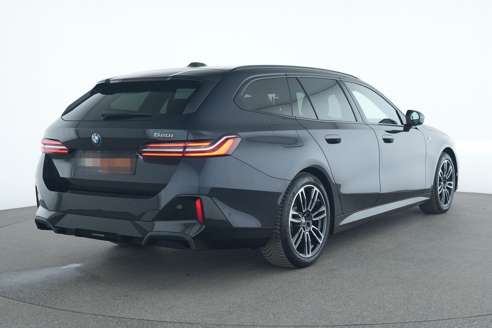 BMW 520i M Sport Lt|Pano|h&k|HUD|PAs+360el.S|AHK 360 foto 5