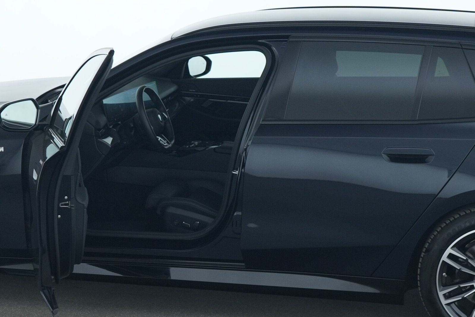 BMW 520i M Sport Lt|Pano|h&k|HUD|PAs+360el.S|AHK 360 foto 8