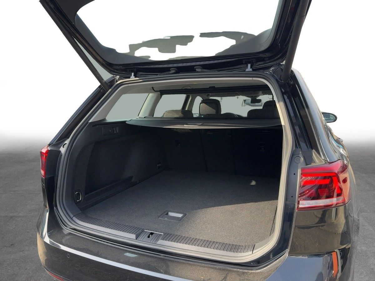Volkswagen Passat Variant 2.0 TDI DSG Business Navi LED SHZ foto 8