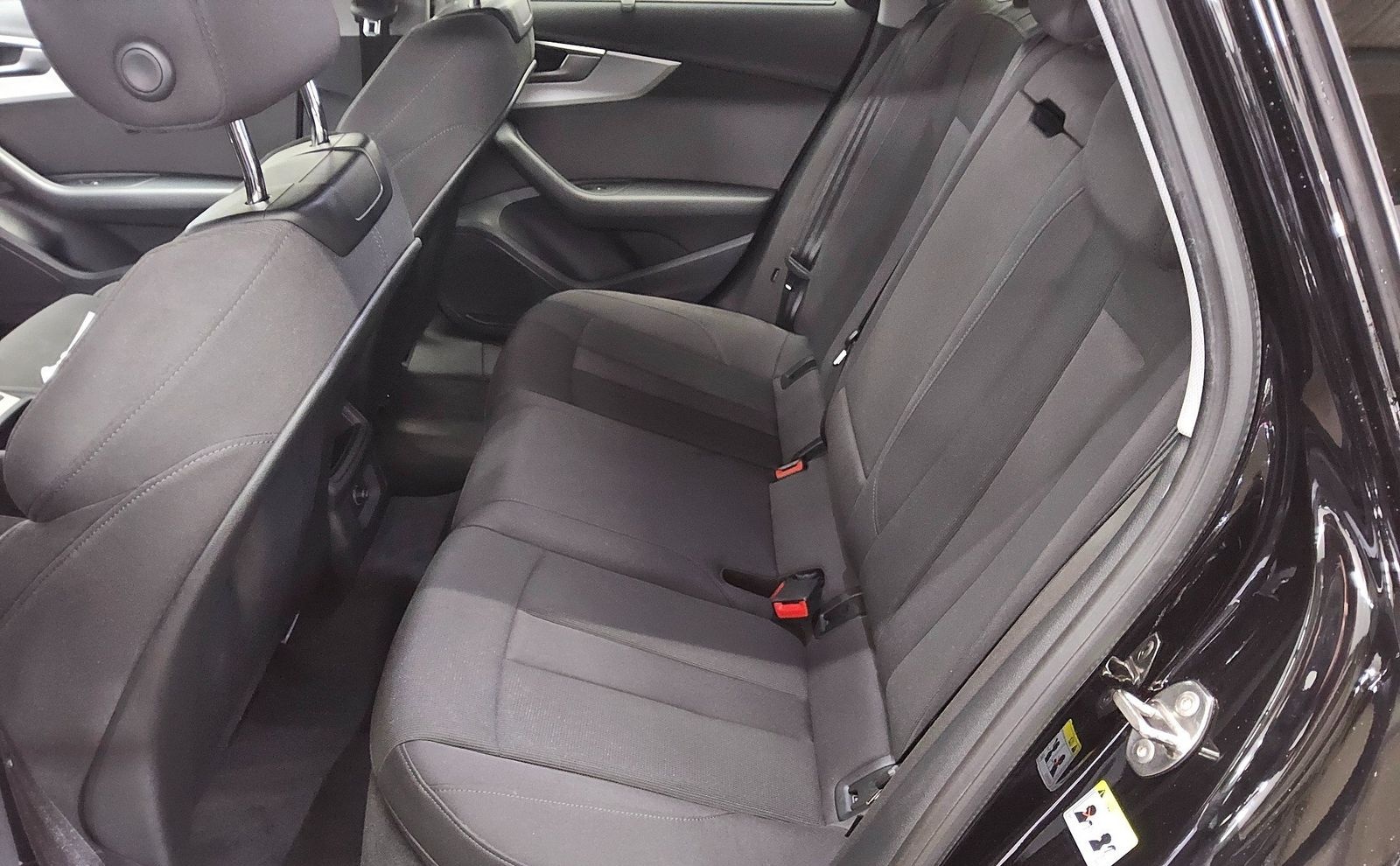 Audi A4 Avant 30 TDI Navi LED PDC Klima foto 13