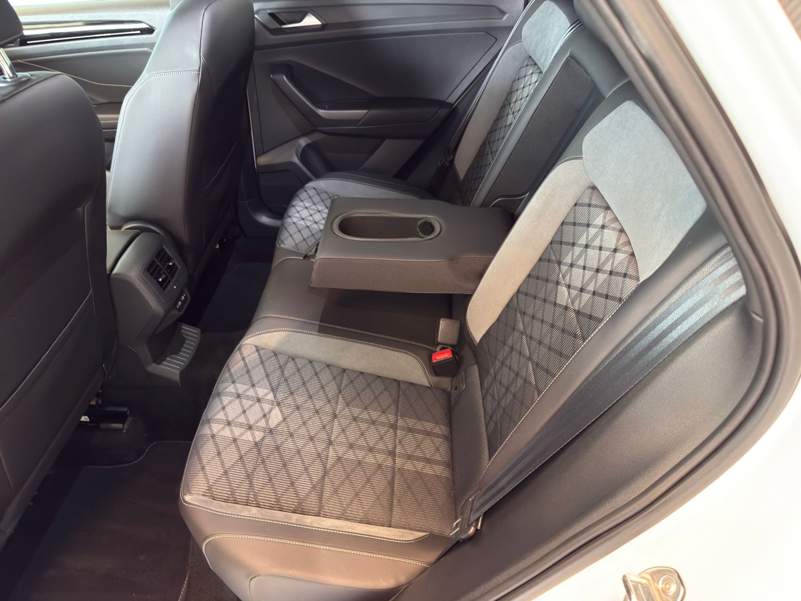 Volkswagen T-Roc 1.0 TSI R-Line ACC, Black-Style, LED+ foto 17