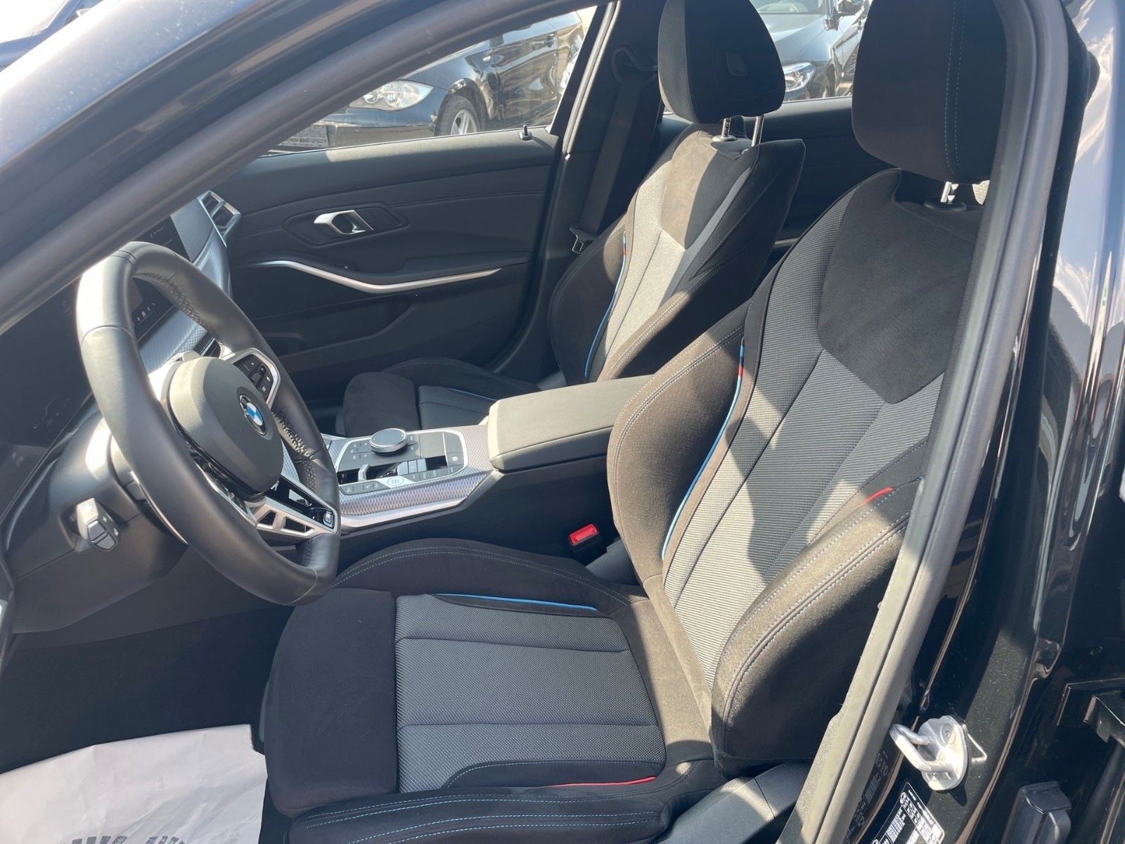 BMW 330ix M-Sport RFK + ACC + Fernlichtassistent foto 8