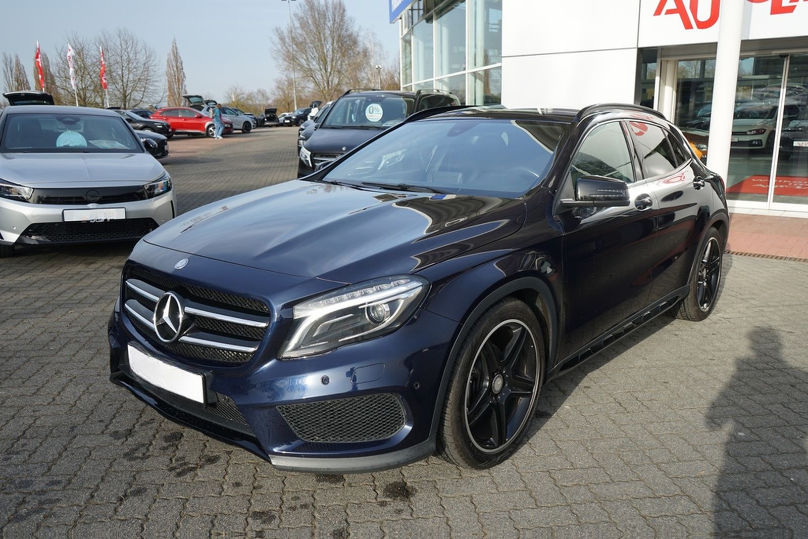 Mercedes-Benz GLA 200 AMG Line Xenon Navi Sitzheizung Kamera foto 2