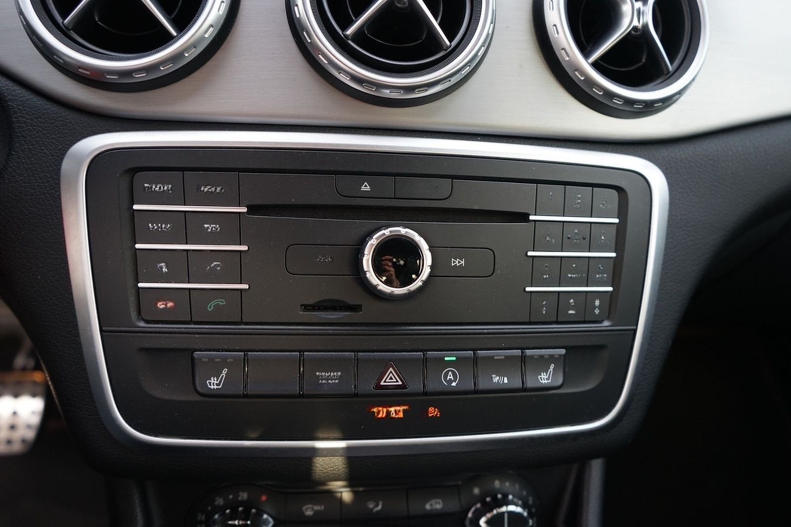 Mercedes-Benz GLA 200 AMG Line Xenon Navi Sitzheizung Kamera foto 12