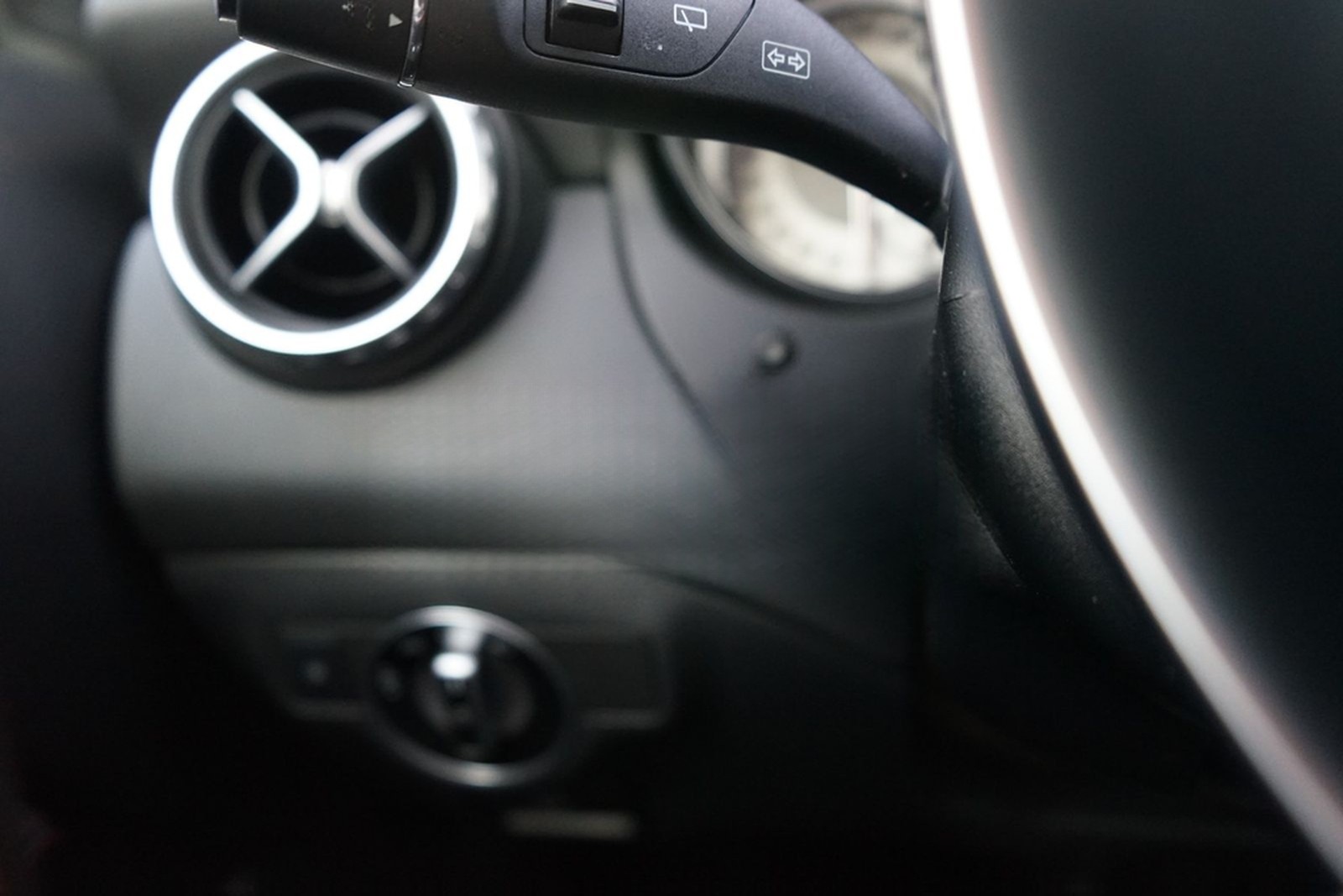 Mercedes-Benz GLA 200 AMG Line Xenon Navi Sitzheizung Kamera foto 18