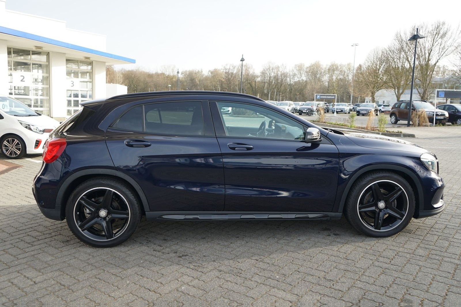 Mercedes-Benz GLA 200 AMG Line Xenon Navi Sitzheizung Kamera foto 5