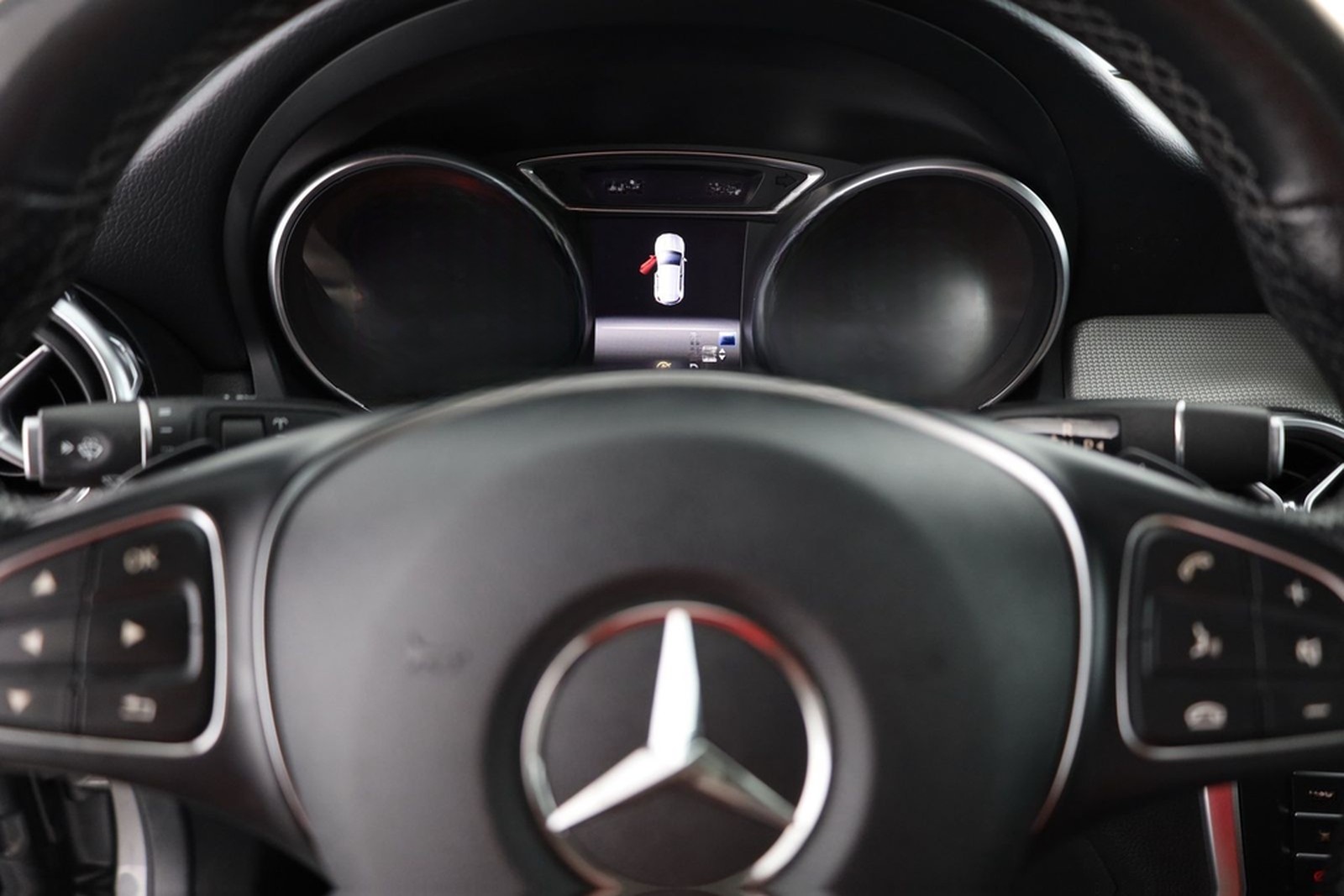 Mercedes-Benz GLA 180 LED Navi Sitzheizung Teilleder PDC ACC foto 17