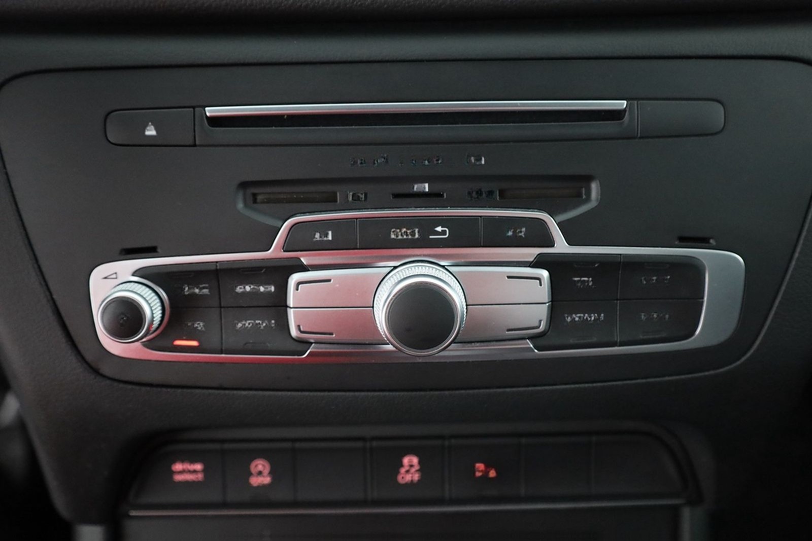 Audi Q3 2.0 TFSI quattro S-Line LED Navi Sitzheizung foto 12