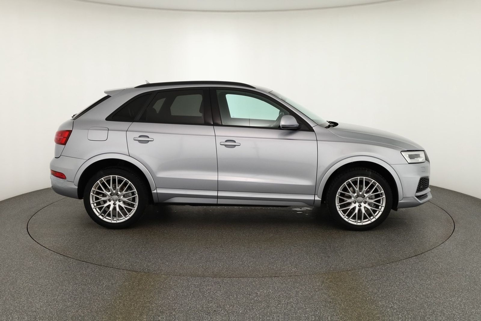 Audi Q3 2.0 TFSI quattro S-Line LED Navi Sitzheizung foto 6
