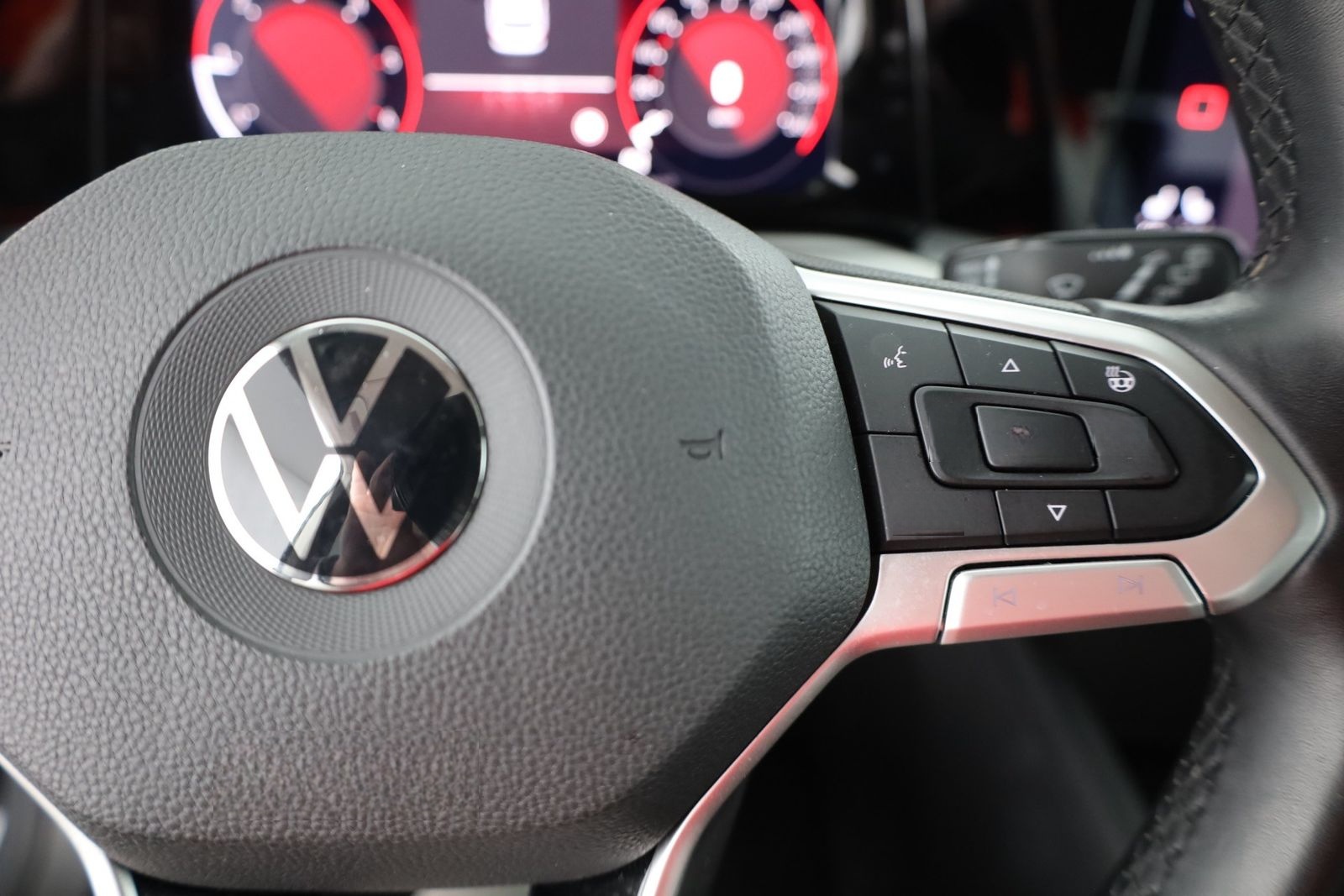 Volkswagen Golf VIII Variant 2.0 TDI Life LED Navi PDC DAB foto 17