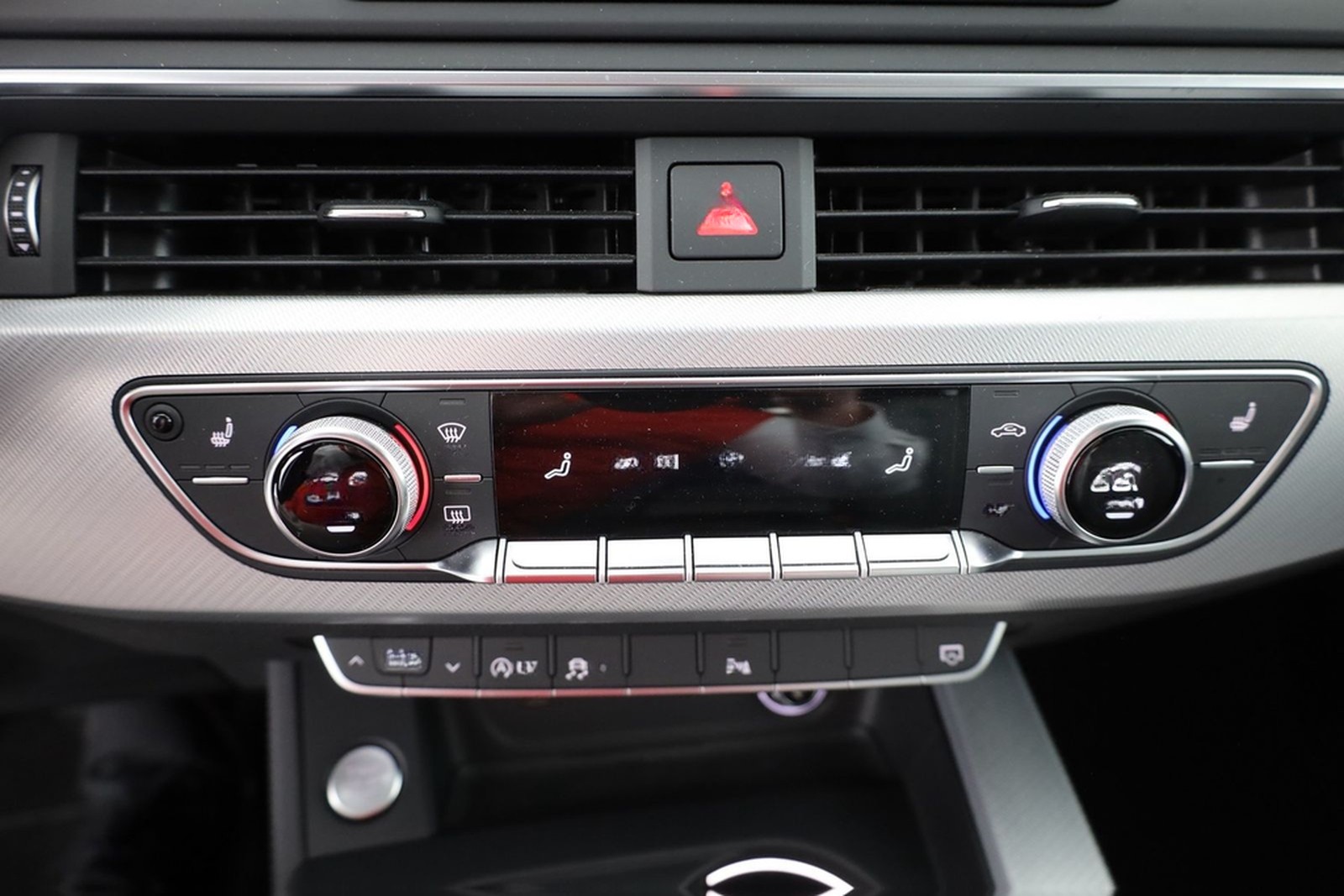 Audi A4 Avant 40 TFSI advanced Keyless-Go Leder Navi foto 12