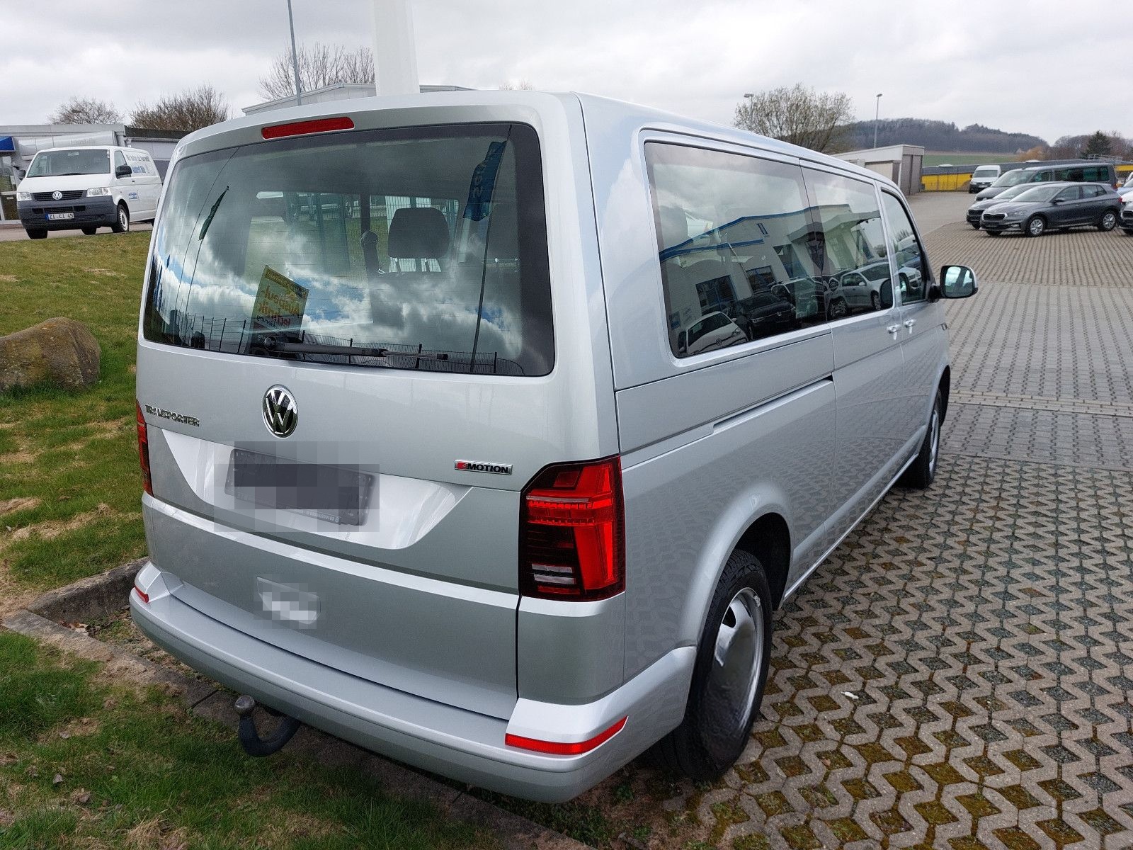 Volkswagen T6.1 Kombi LR/8 Sitze/LED/4mot/AHK foto 3