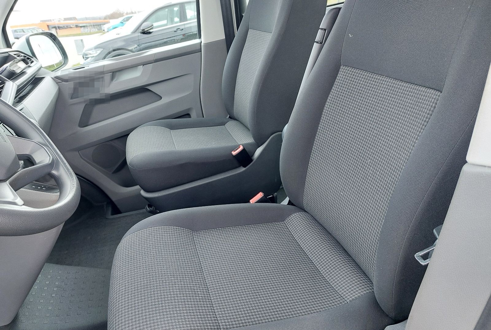 Volkswagen T6.1 Kombi LR/8 Sitze/LED/4mot/AHK foto 4