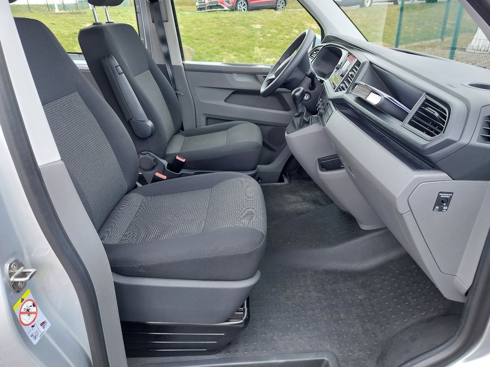 Volkswagen T6.1 Kombi LR/8 Sitze/LED/4mot/AHK foto 6