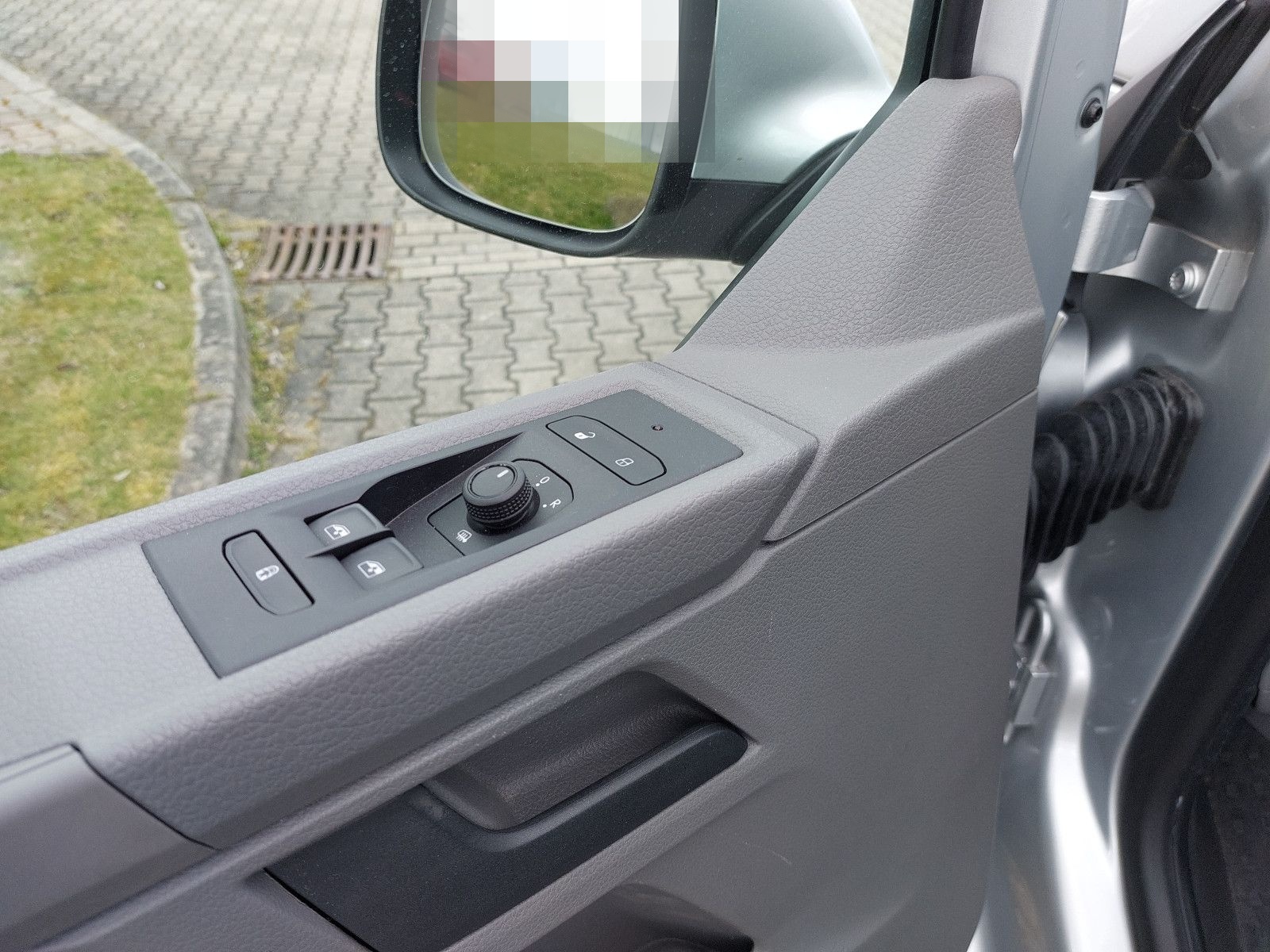 Volkswagen T6.1 Kombi LR/8 Sitze/LED/4mot/AHK foto 8