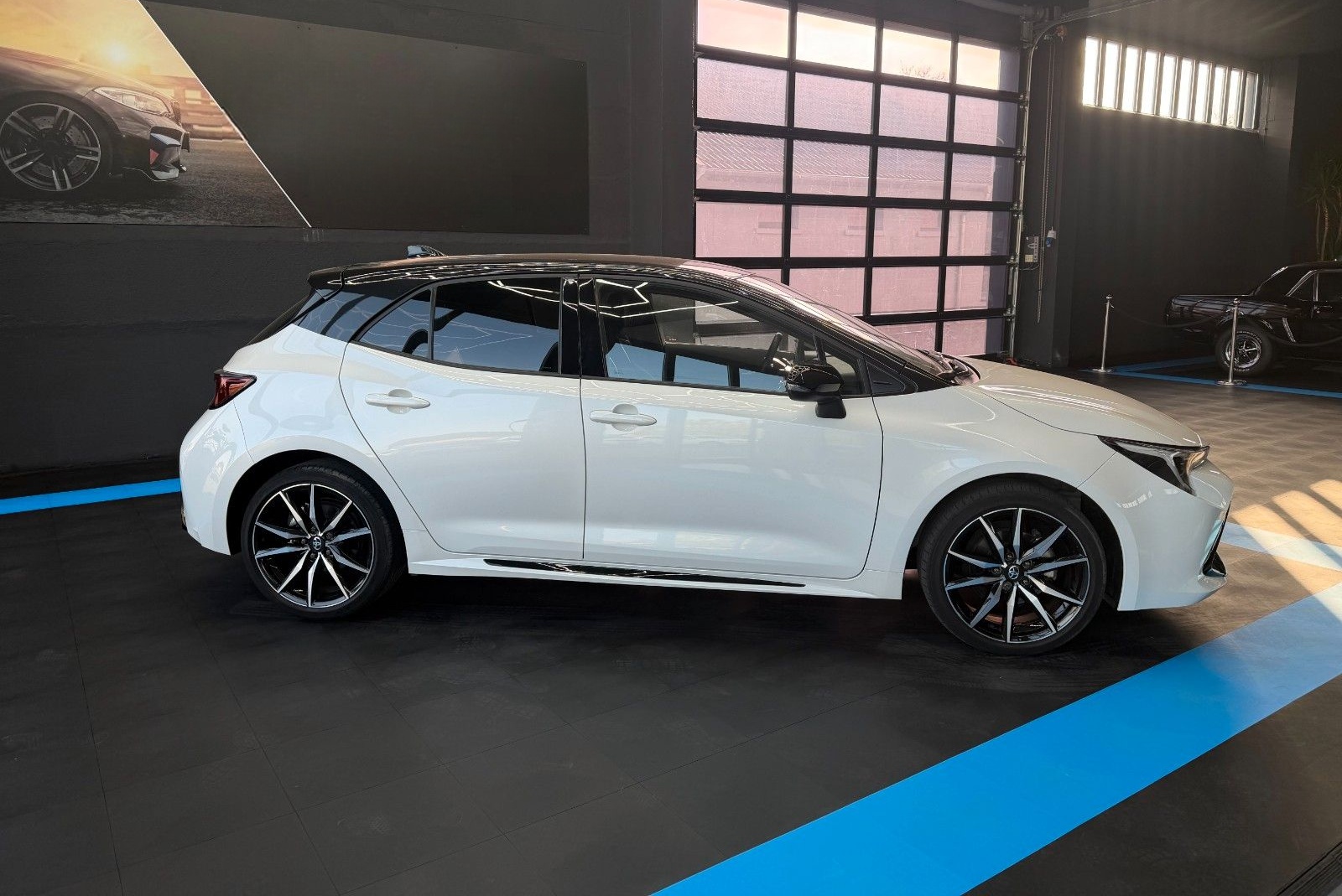 Toyota CorollaHybrid GR Sport+AppleC.+Rückf.+LED+Sitzh. foto 2