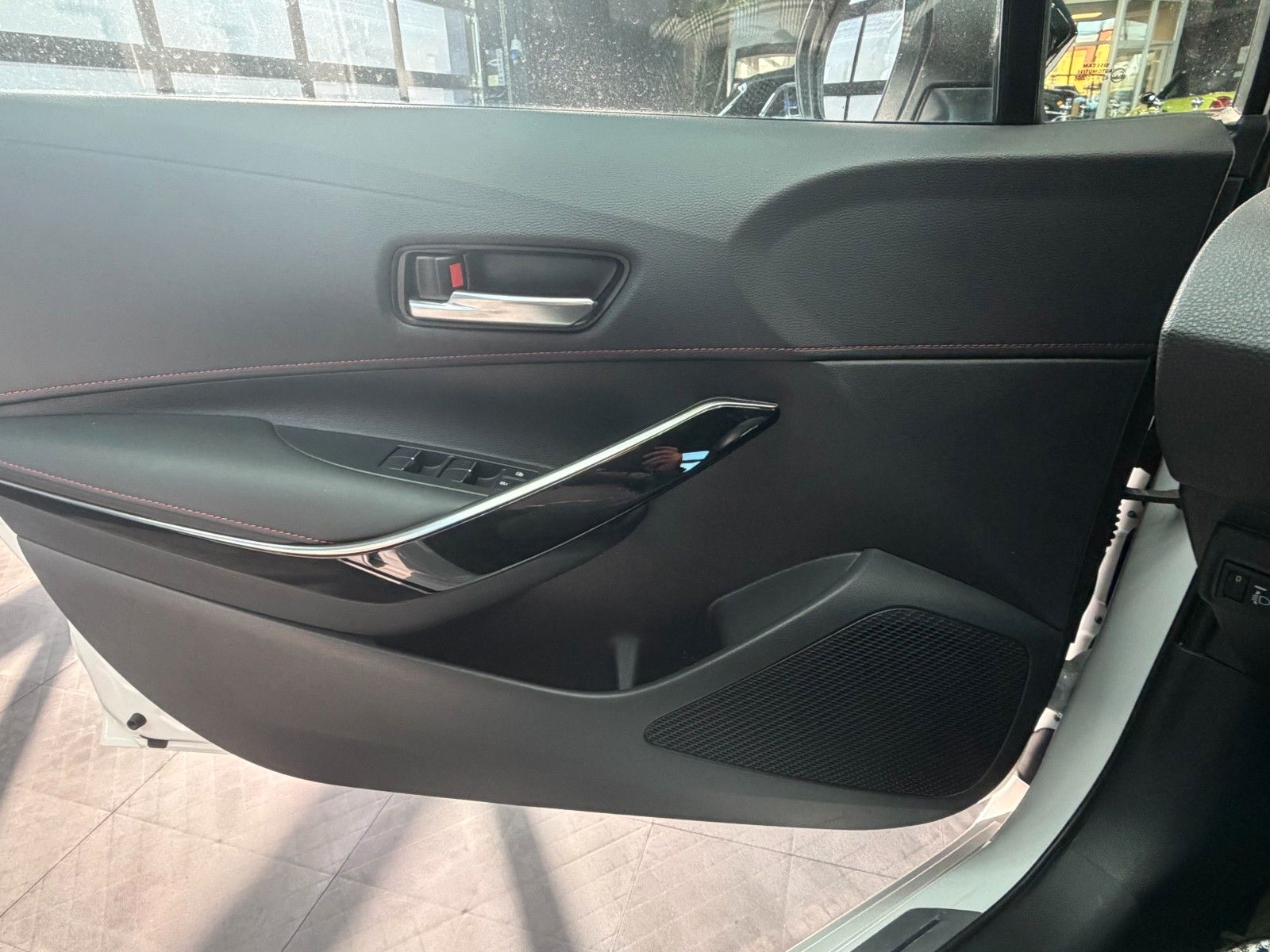 Toyota CorollaHybrid GR Sport+AppleC.+Rückf.+LED+Sitzh. foto 18