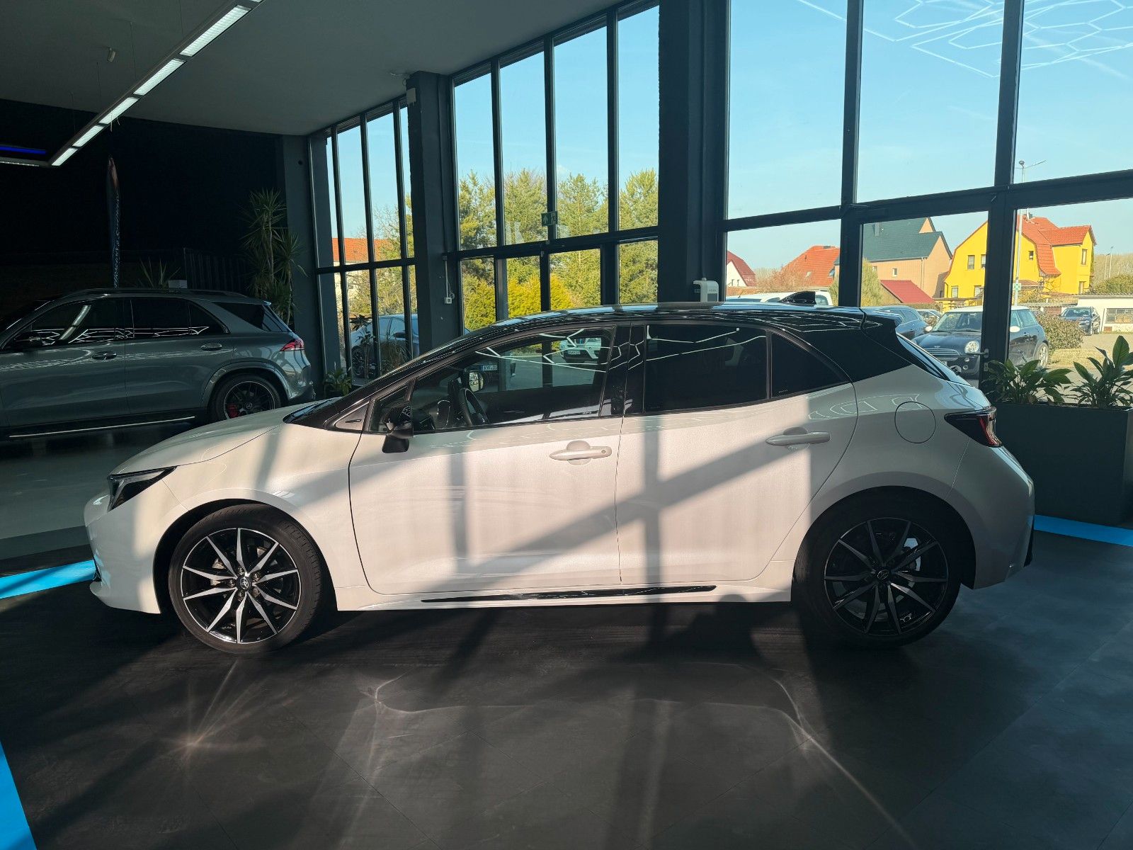 Toyota CorollaHybrid GR Sport+AppleC.+Rückf.+LED+Sitzh. foto 6