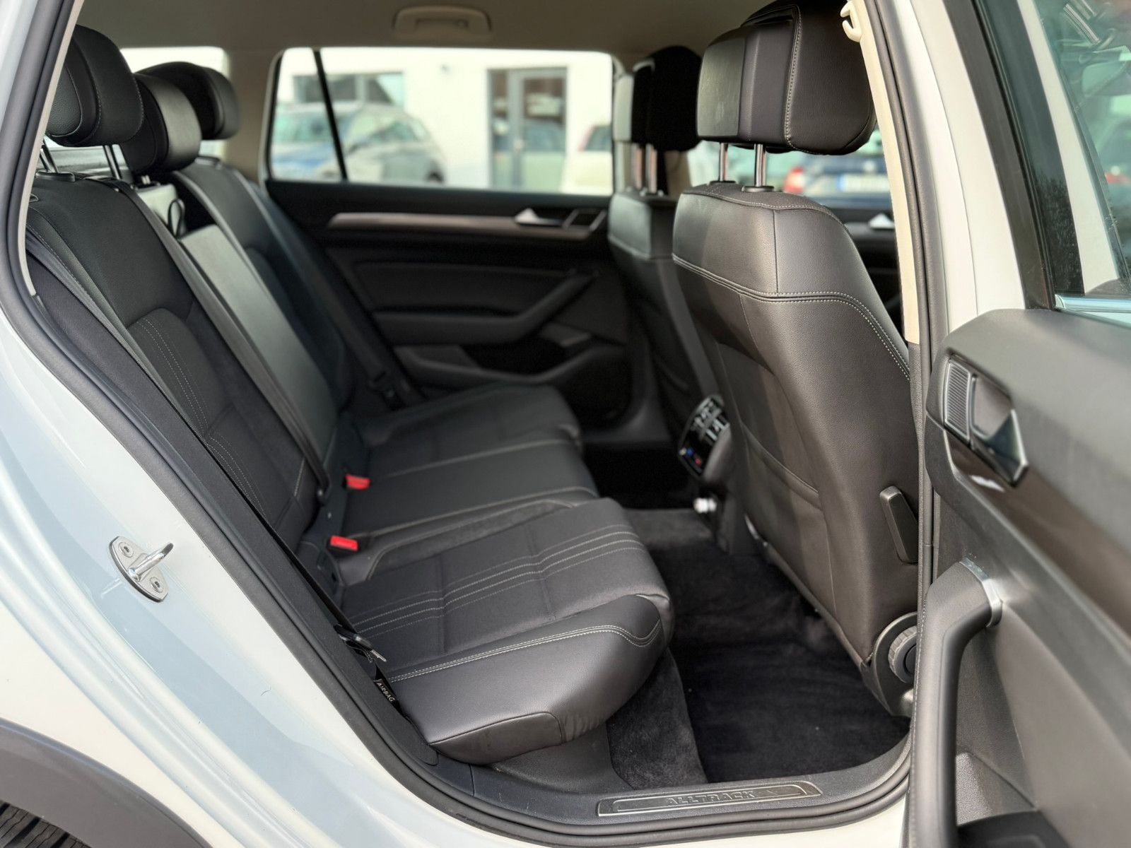 Volkswagen Passat Alltrack 4Motion *LED&Autom.&adapt.Tempom foto 38