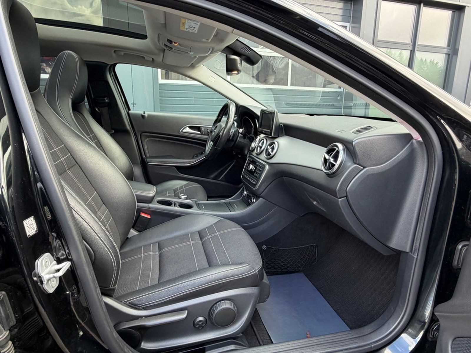 Mercedes-Benz GLA 250 4-Matic*NAVI*SHZG*KAMERA*AHK-SCHWENKBAR foto 14