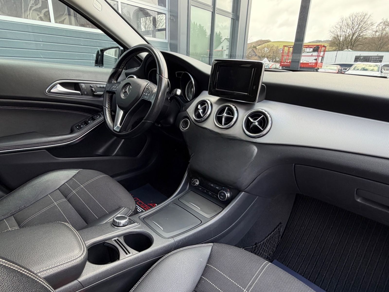 Mercedes-Benz GLA 250 4-Matic*NAVI*SHZG*KAMERA*AHK-SCHWENKBAR foto 10