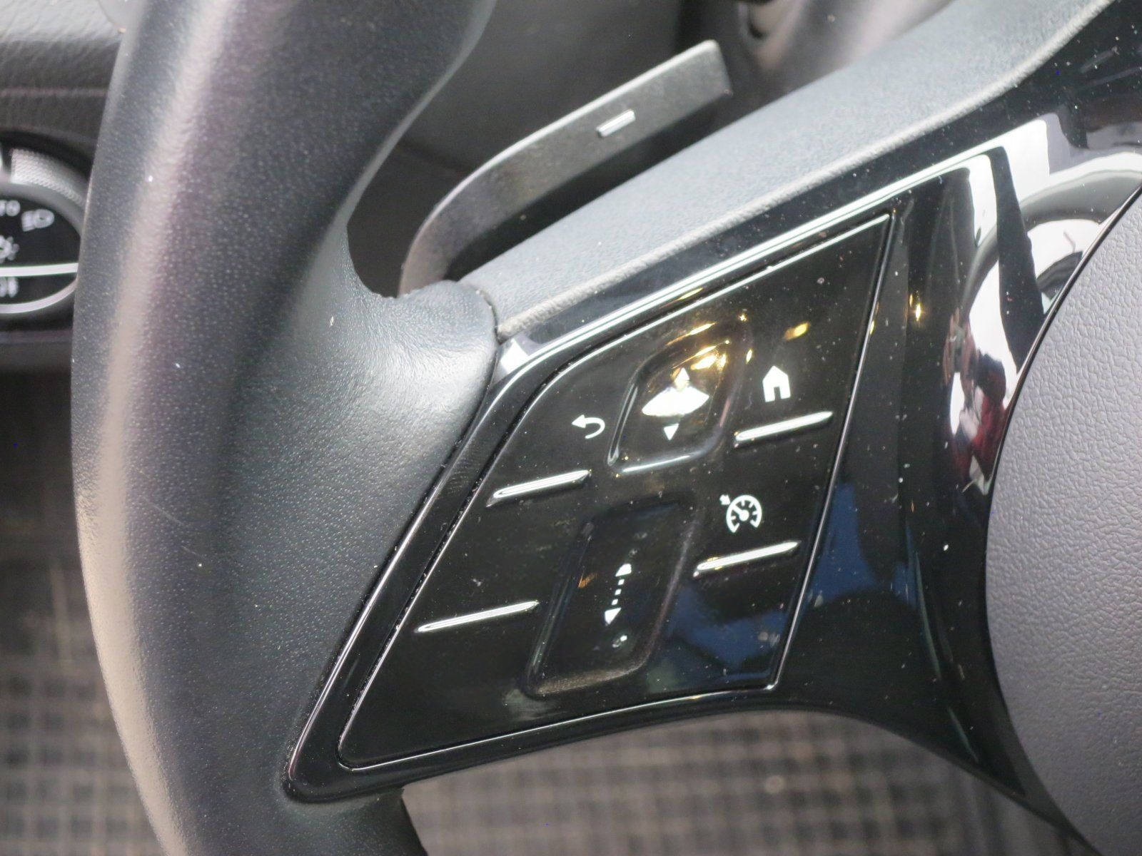 Mercedes-Benz C 300 d T Avantgarde  LED SHZ NAVI foto 9