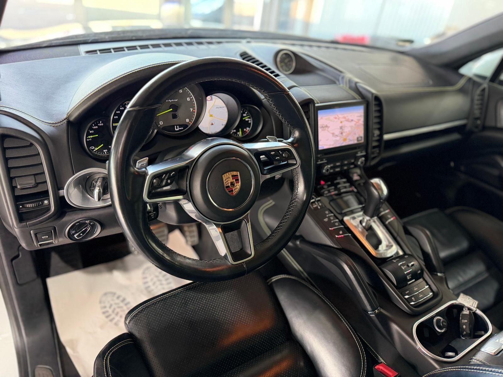 Porsche Cayenne S E-Hybrid Platinum AHK KAM BOSE PANO foto 12