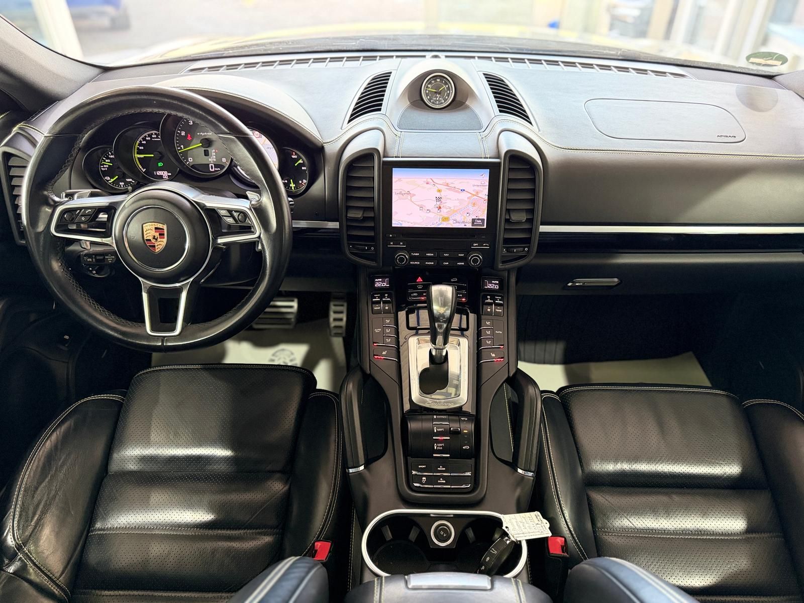 Porsche Cayenne S E-Hybrid Platinum AHK KAM BOSE PANO foto 18