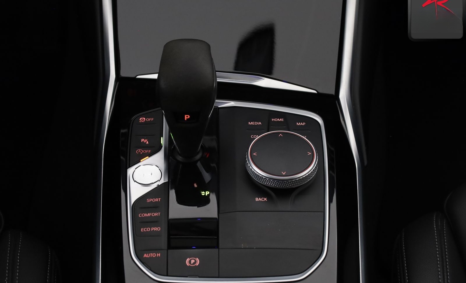 BMW 320 i SPORT LINE KEYLESS,KAMERA,LIVE COCKPIT,AHK foto 23