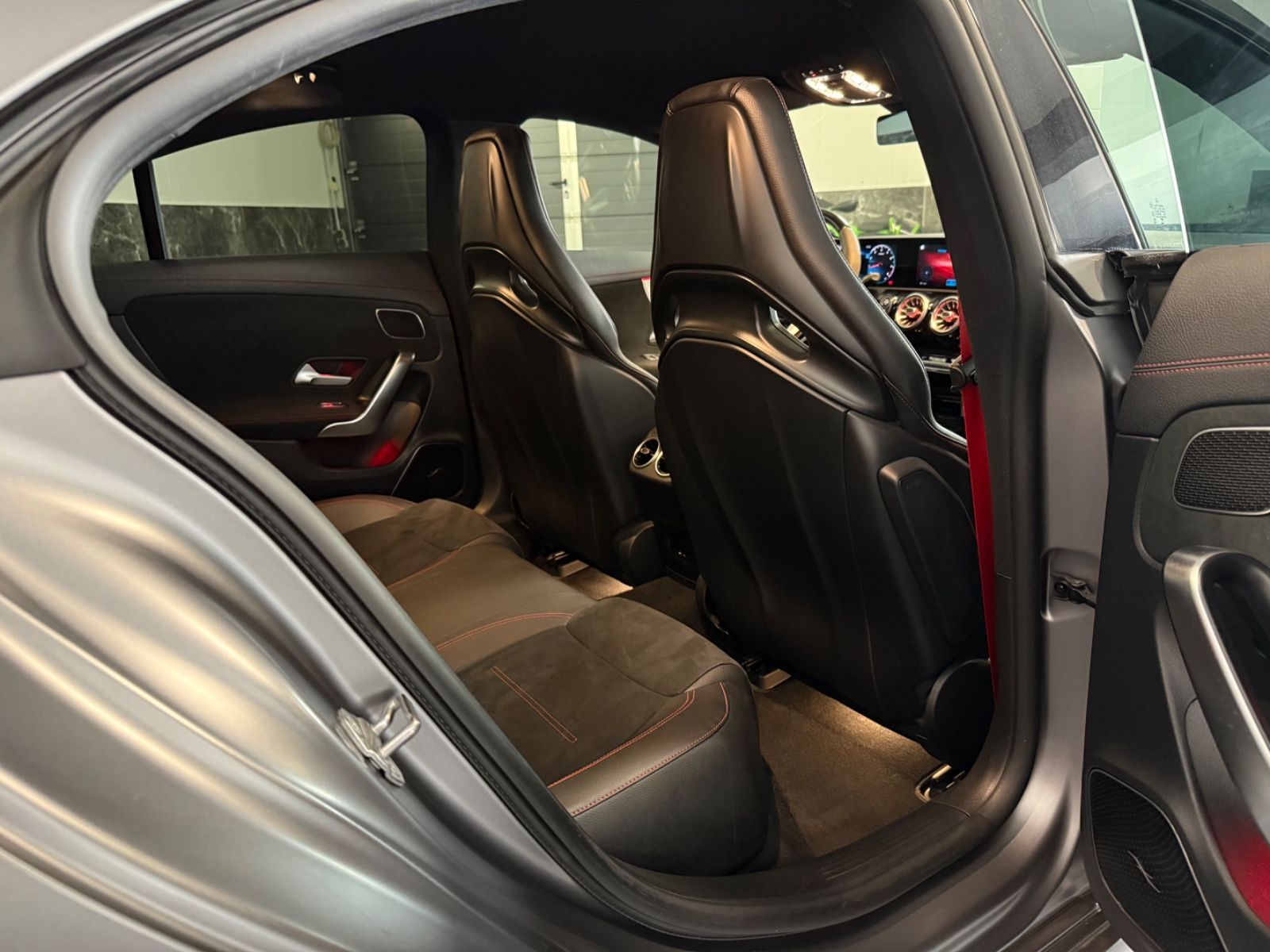 Mercedes-Benz CLA 45 S AMG Aero Distronic Memory Headup 360° foto 23