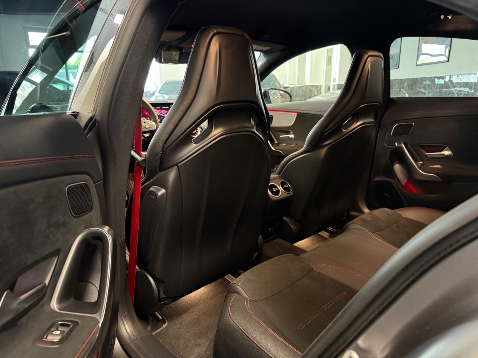 Mercedes-Benz CLA 45 S AMG Aero Distronic Memory Headup 360° foto 24