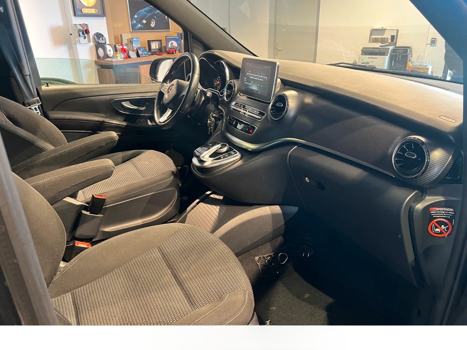 Mercedes-Benz V 300 d Lang Edition AMG LINE / MB100 / Night foto 17