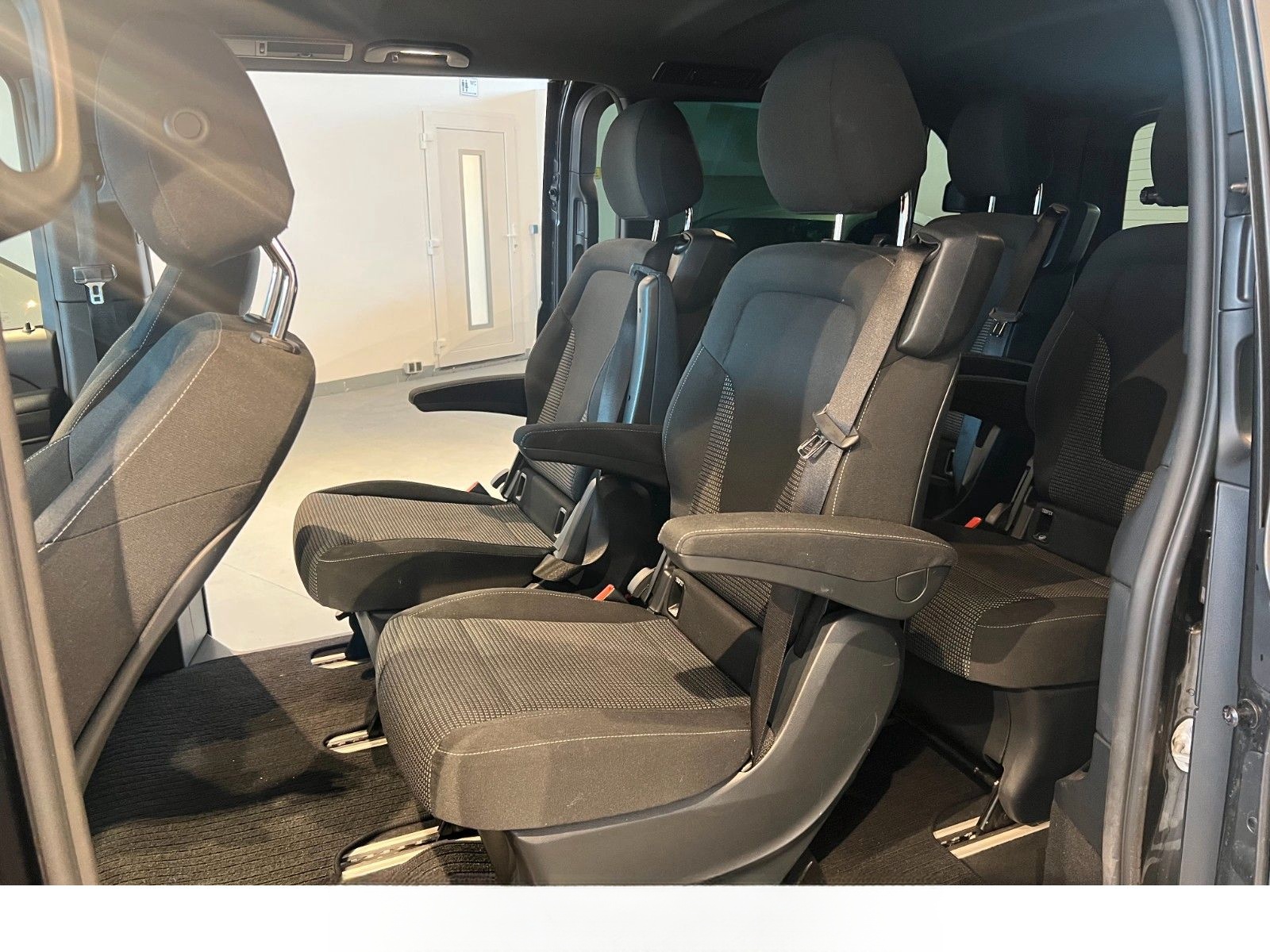 Mercedes-Benz V 300 d Lang Edition AMG LINE / MB100 / Night foto 18