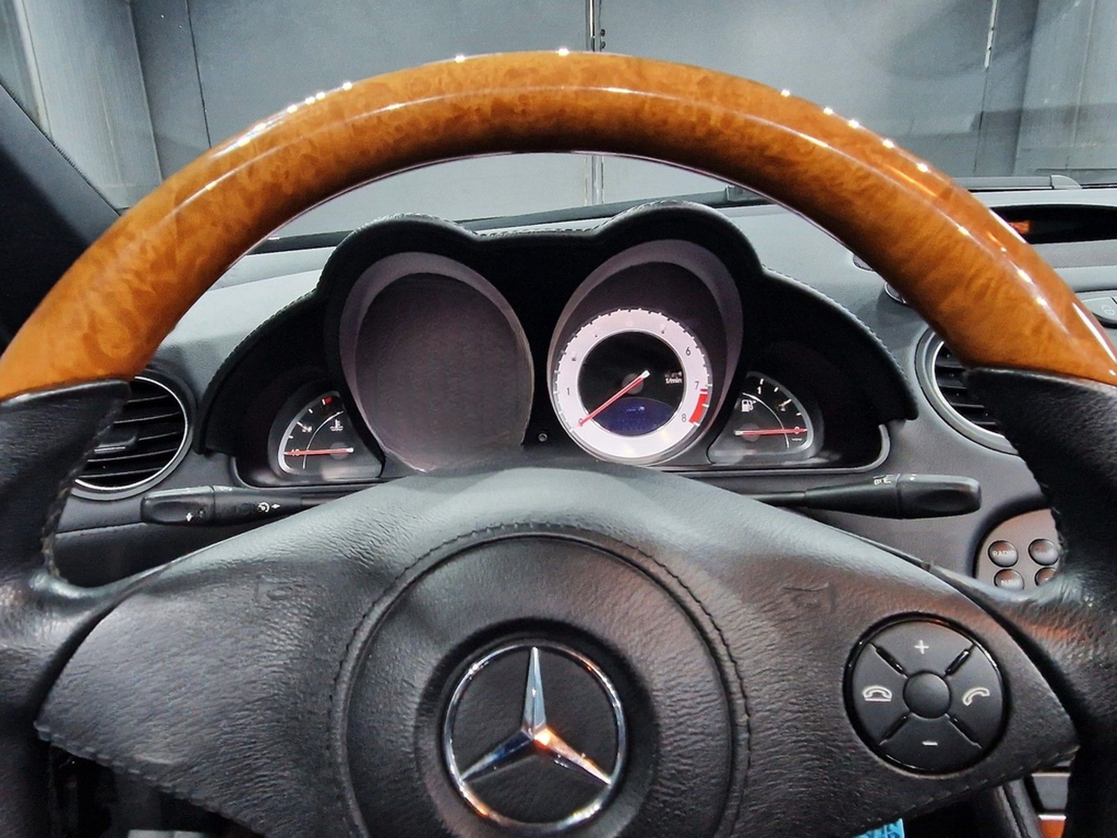 Mercedes-Benz SL 350 DESIGNO|AIRSCARF|SITZBELÜFTUNG|SCHECKHEFT foto 19