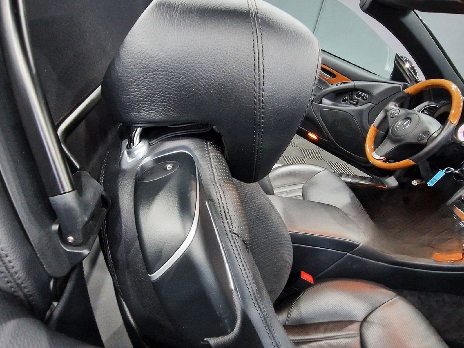 Mercedes-Benz SL 350 DESIGNO|AIRSCARF|SITZBELÜFTUNG|SCHECKHEFT foto 24