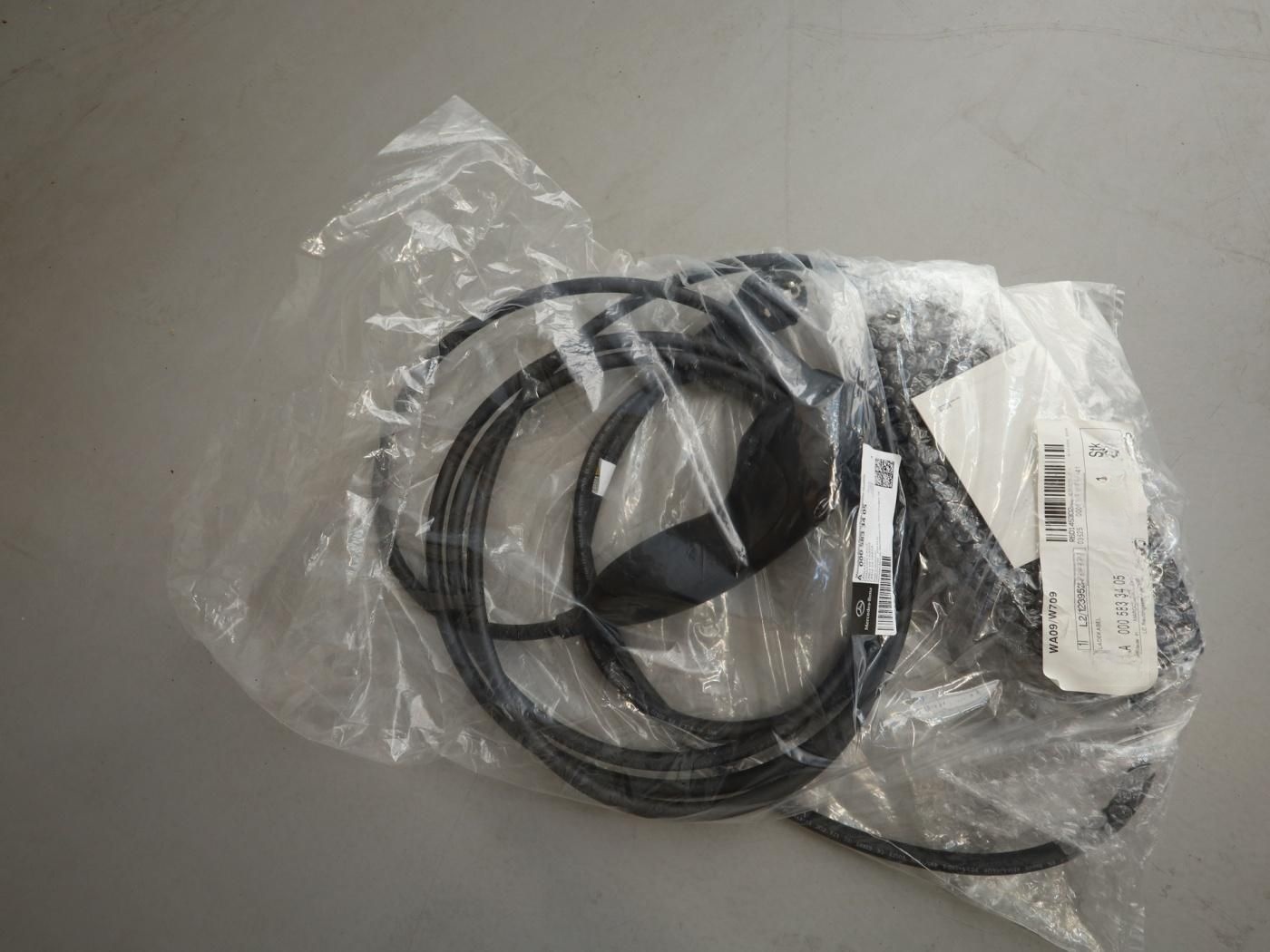 Mercedes-Benz EQC 400 4M *AMG Line*Multibeam*Navi*HUD*Keyless* foto 24