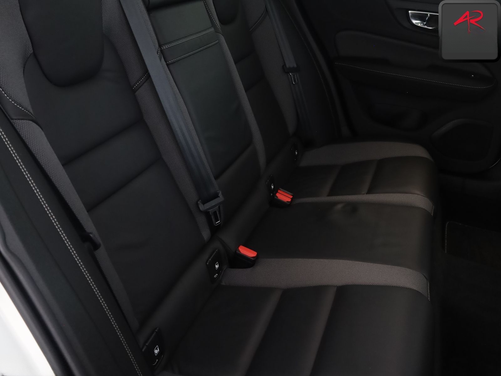 Volvo V60 T6 AWD R DESIGN PANO,HARMAN/K,KAMERA,ACC,AHK foto 12