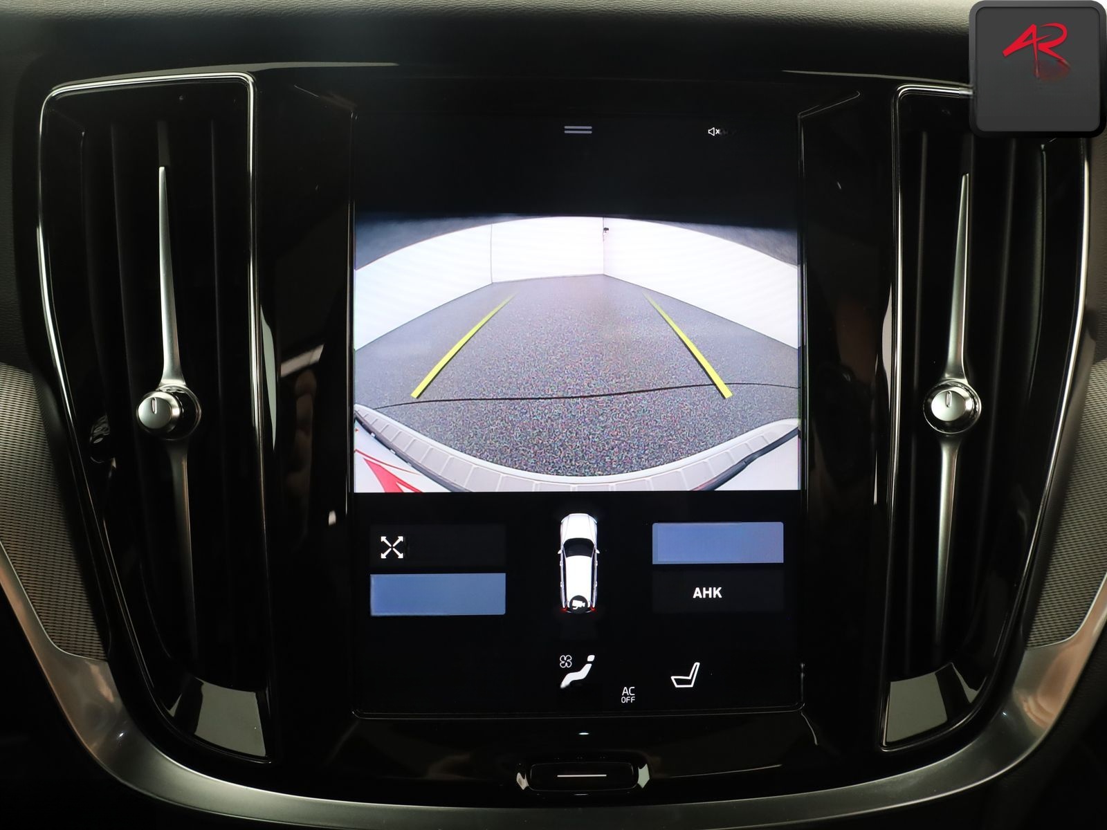 Volvo V60 T6 AWD R DESIGN PANO,HARMAN/K,KAMERA,ACC,AHK foto 17