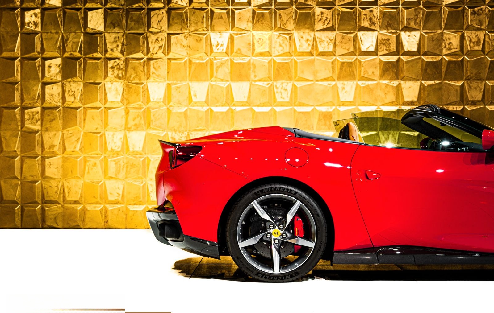 Ferrari Portofino M + NOVITEC PARTS + PASSENGER DISPLAY foto 9