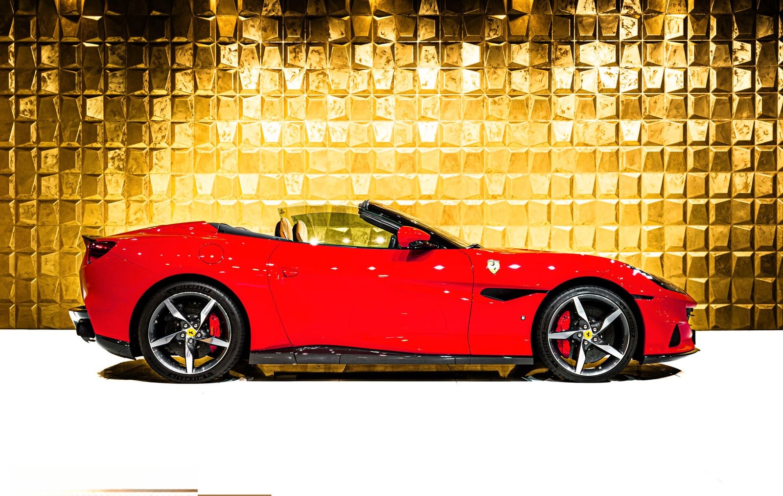 Ferrari Portofino M + NOVITEC PARTS + PASSENGER DISPLAY foto 10