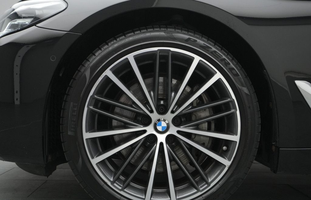 BMW 530d 285PS Aut./Business-Paket/Pano foto 17
