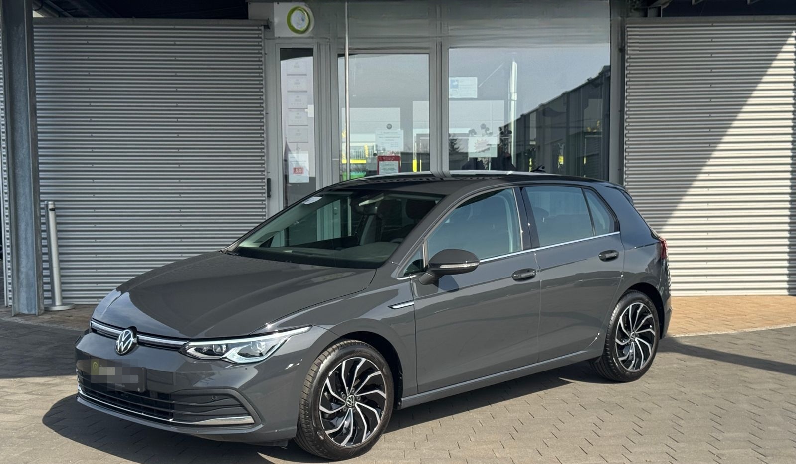 Volkswagen Golf VIII 1.5 TSI Style AHK/HK/ACC/APP/SHZ foto 2
