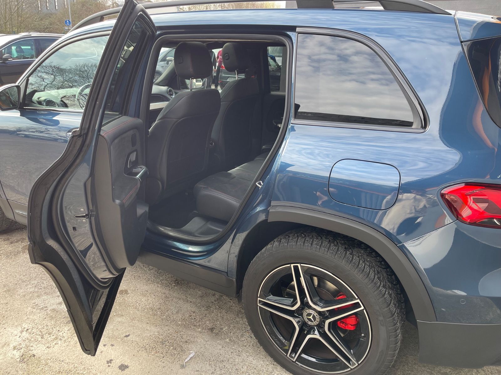 Mercedes-Benz GLB 200 d AMG Line Widescreen Pano Night 7Sitzer foto 11