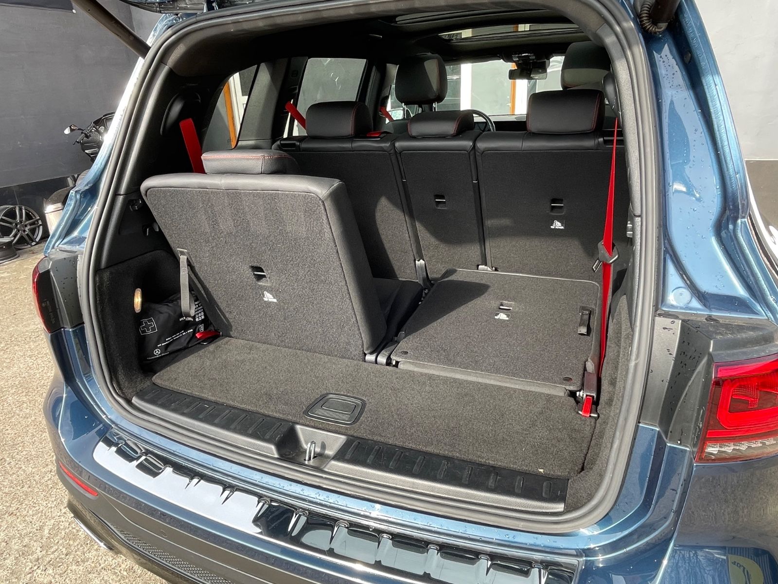 Mercedes-Benz GLB 200 d AMG Line Widescreen Pano Night 7Sitzer foto 14