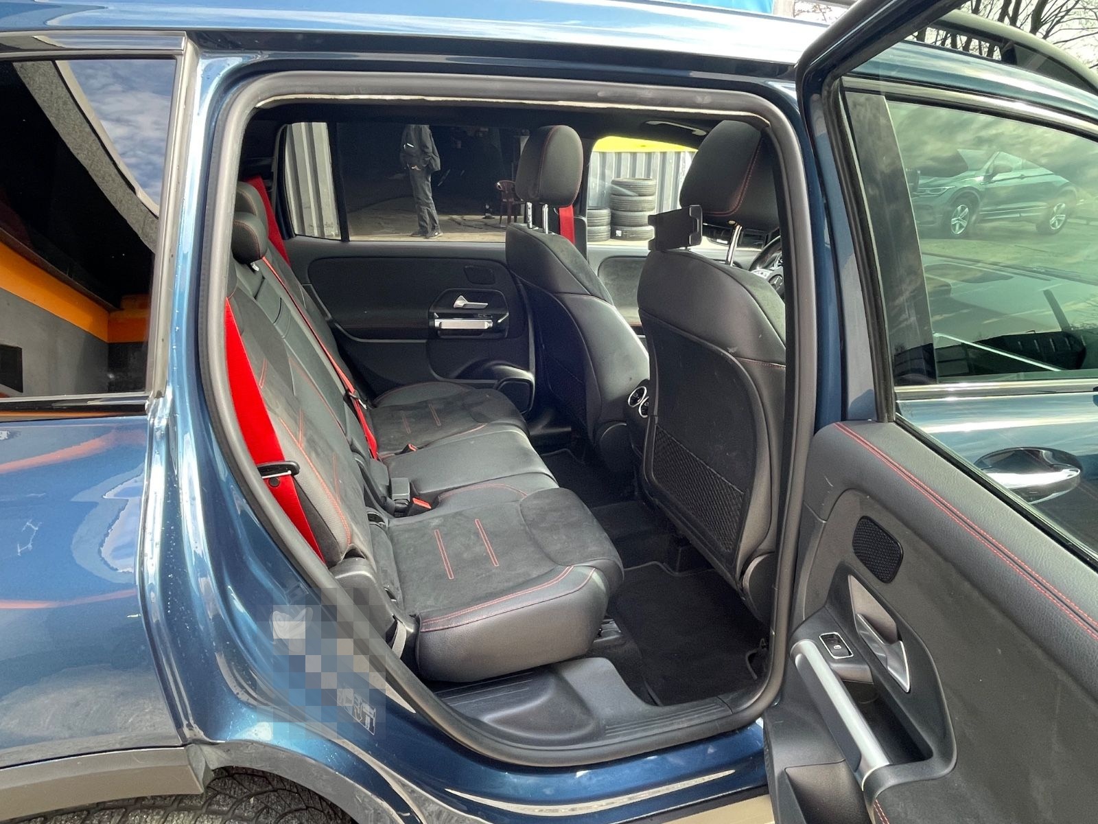 Mercedes-Benz GLB 200 d AMG Line Widescreen Pano Night 7Sitzer foto 16