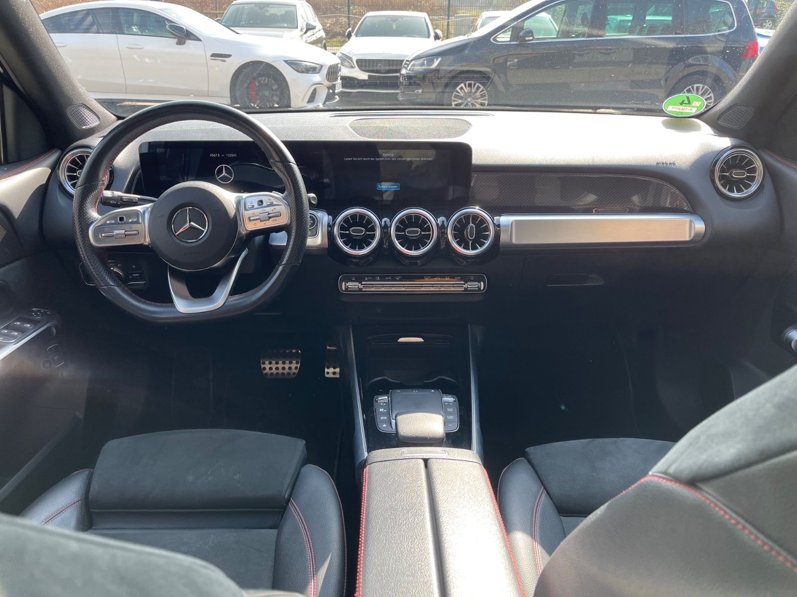 Mercedes-Benz GLB 200 d AMG Line Widescreen Pano Night 7Sitzer foto 17