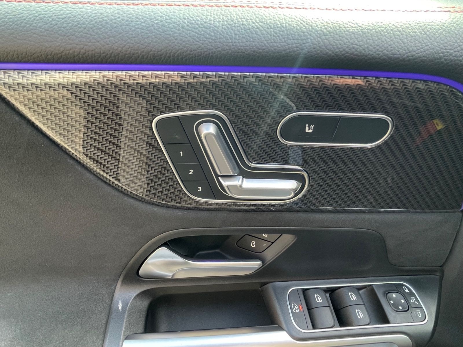 Mercedes-Benz GLB 200 d AMG Line Widescreen Pano Night 7Sitzer foto 20